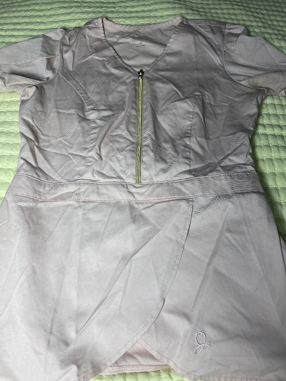 Jaanuu woman's scrub top